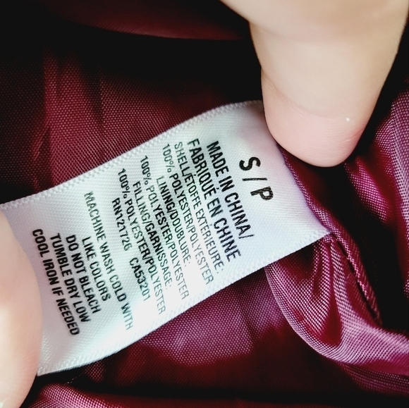 Aeropostale burgundy color zip up vest size S - Picture 4 of 5